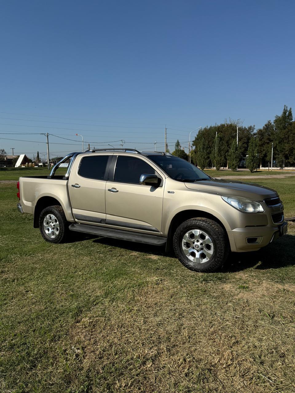 CHEVROLET - S10 - LTZ MANUAL  4X2 - 2012